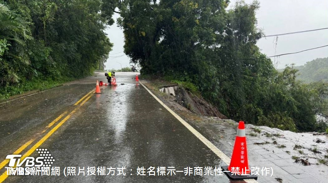 113年10月3日，鹿野鄉永嶺路武陵監獄前，發生路基坍塌，道路直接被削掉一角，相當驚悚。警方獲報後，立即前往擺放三角錐、拉起封鎖線示警，所幸無人受傷，隨即通報災害中心進行後續修護。