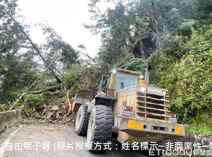 114年08月13日，南投縣仁愛鄉台8線94K+500(榮興路段)邊坡土石坍方，現場持續降雨落石，待雨勢趨緩後立即進場搶災。